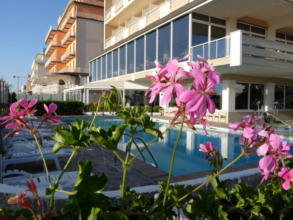 Hotel Benini Milano Marittima Dış mekan fotoğraf