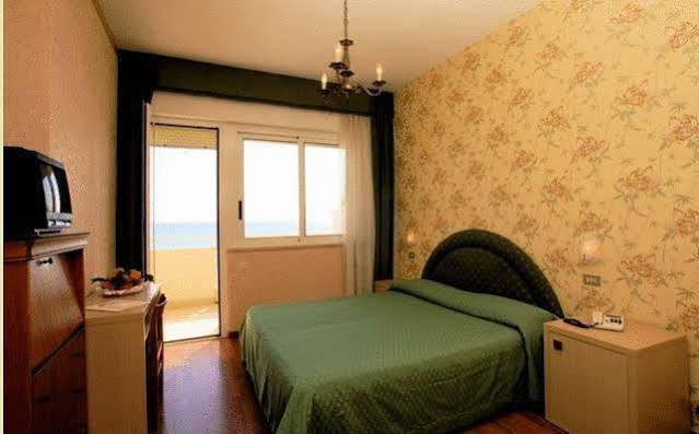 Hotel Benini Milano Marittima Dış mekan fotoğraf